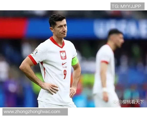 莱万的传奇之路：从波兰小镇到世界足球巅峰的辉煌历程